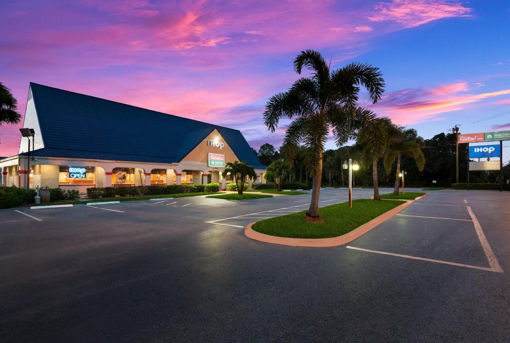 Hometowne Studios By Red Roof Vero Beach - I-95 Εξωτερικό φωτογραφία